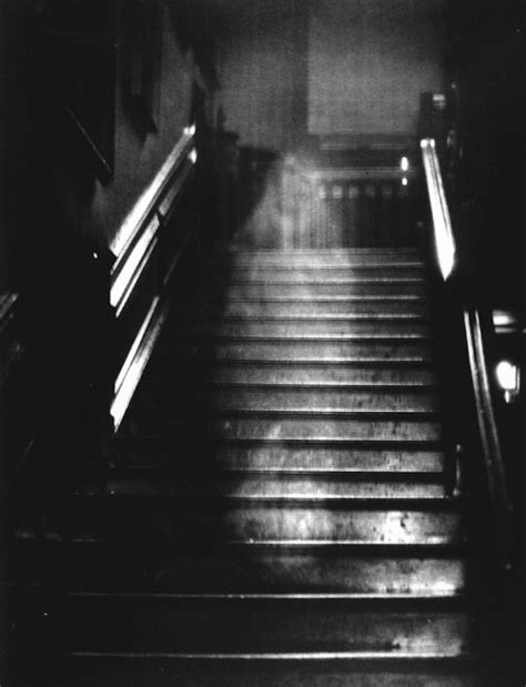 8 Famous Ghost Photographs From History That Are Still Spooky Today