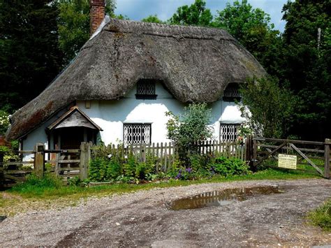 20 Gorgeous English Thatched Cottages