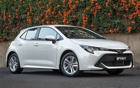 2022 Toyota Corolla Ascent Sport Hybrid Price And Specifications Carexpert