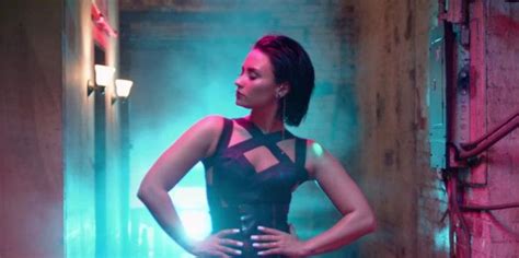 finally watch the video for demi lovato s bi curious ‘cool for the summer