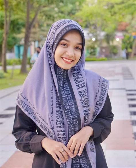 Profil Dan Biodata Ustadzah Cantik Ning Umi Laila Sumedang Ekspres Hot Sex Picture