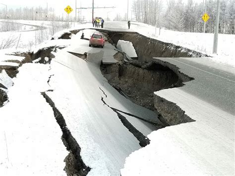 El terremoto de alaska de 1964, también llamado el gran terremoto de alaska o terremoto de viernes santo, fue un sismo ocurrido el 27 de marzo de 1964 a las 17:36 hora local (28 de marzo de 1964 a las 3:36 utc). Terremoto de 7 grados sacude algunas partes de Alaska ...