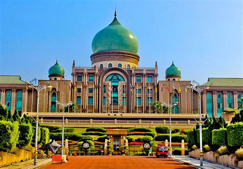 Putra mosque, the principal mosque in putrajaya and one of its most prominent landmarks. Putra Perdana : Putrajaya Tourist Destination Reviews ...