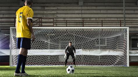 Why Soccer Goalies Should Just Stay In The Middle Against A Penalty Kick John M Jennings