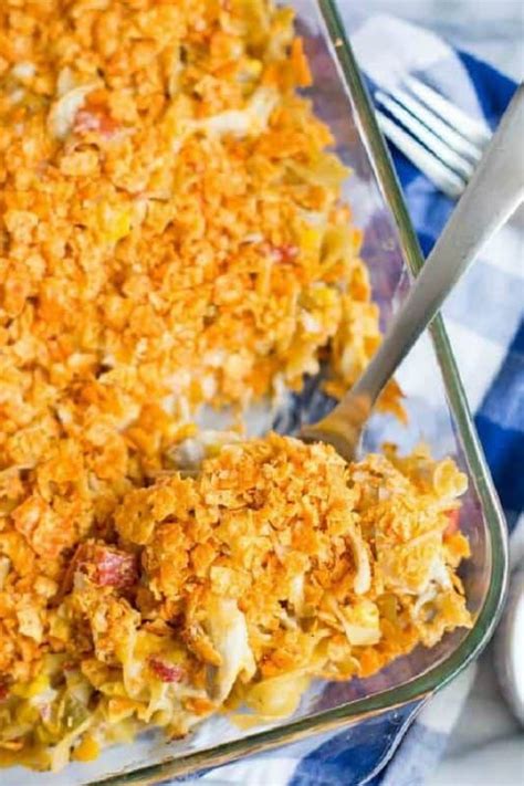 It consists of sliced soft chicken, sweet corn, spicy tomatoes, lots of cheese, and cream. Doritos Cheesy Chicken Pasta Casserole - The Best Blog Recipes
