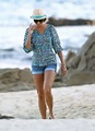 Stacy Keibler Leggy Candids at the Beach in Mexico – HawtCelebs
