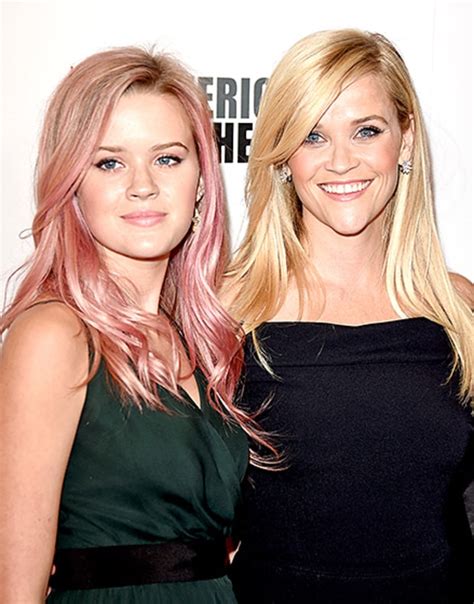 Reese Witherspoon And Ava Phillippe Celebrities And Their Look Alike