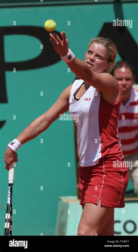 Kim Clijsters Serves During Her Quarter Final Match With Martina Hingis