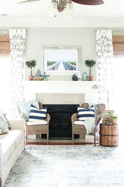 Quick And Simple Coastal Summer Mantel Decor Colorful Living Room