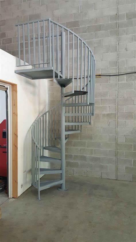 20 Simple Spiral Staircase Design