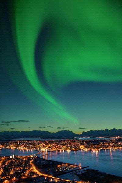 Fotos De Tromso En Laponia Noruega Aurora Vertical Northern Lights