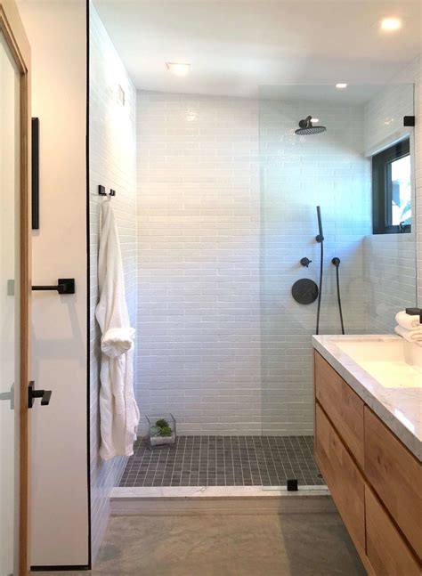 33 Sublime Super Sized Showers You Should Begin Saving Up For
