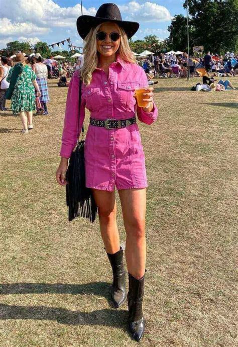 What To Wear To A Country Concert In 2023 20 Real Life Outfit Ideas