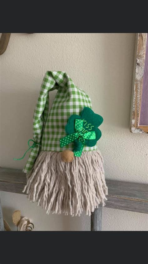 St patricks day gnome, gold coin gnome, lucky gnome, gift gnome, shamrock stripe gnome, gnomes, farmhouse decor, tiered tray decoration. Pin by Anne Ortiz on DYI | Dollar tree diy crafts, Dollar ...