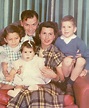 Frank and Nancy Sinatra and children | Tina sinatra, Frank sinatra ...