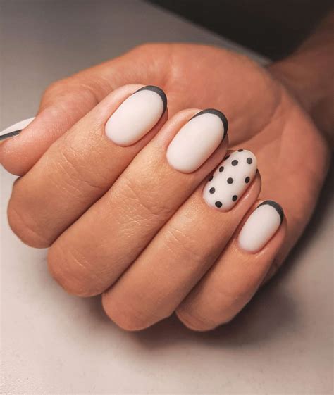 11 Round Nail Designs To Inspire Your Next Manicure