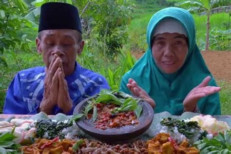 10 Video Mukbang Kakek Hana Dan Nenek Isah Yang Selalu Fyp