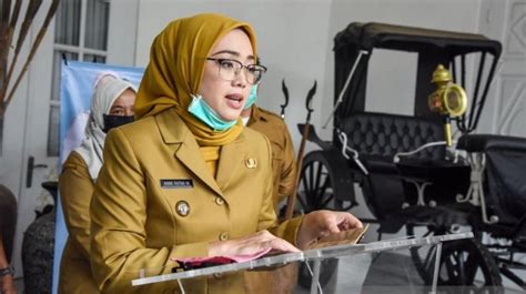 Terpopuler Anne Ratna Mustika Bicara Soal Pasangan Serasi Longsor Dan Banjir Sampah Di Tpa