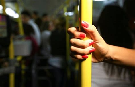 Vídeos Estudante Flagra Homem Se Masturbando Em ônibus Na Asa Sul