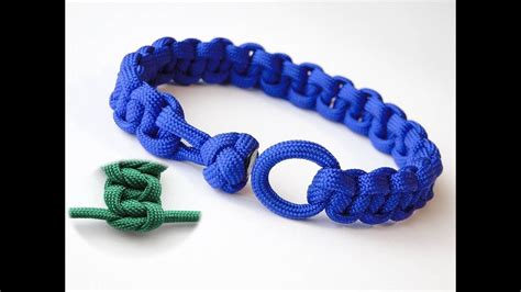(about 1 ft of paracord for every 1 inch of bracelet length). How to Make a Cobra Paracord Bracelet Without Centre Strands-Cobra Knot and Loop-Elastic Weave ...