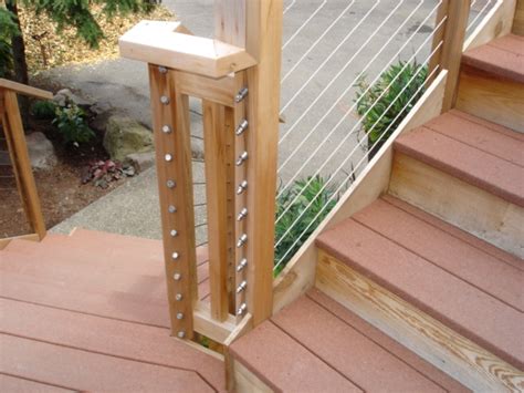 Rope handrail is there to provide stability. Rope deck railing pictures | Deck design and Ideas