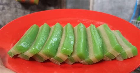 Anda aduk sampai rata dan dipisahkan menjadi beberapa wadah dan diberi warna. Resep Lapis Tapioka Talaran Gelas - Resep Berselera Kue ...