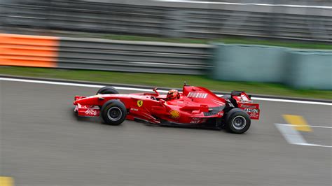 Download Wallpaper Ferrari F1 1366x768