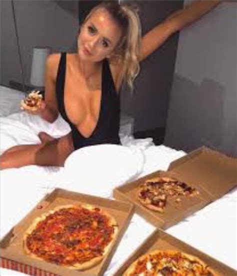 Hot Girls Eating Pizza 103 Pics 2 XHamster