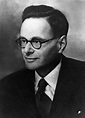 Sir Hans Adolf Krebs | Biography, Career in Biochemistry & Citric Acid ...
