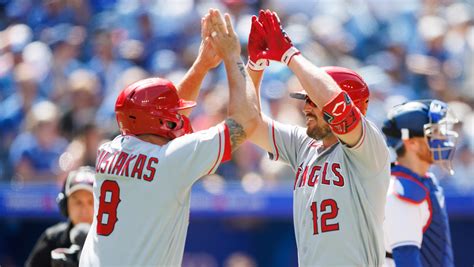 Renfroe Hits 2 Run Hr In 10th As Angels Beat Blue Jays 3 2 To Avoid Sweep