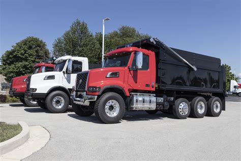 What is a tandem truck?