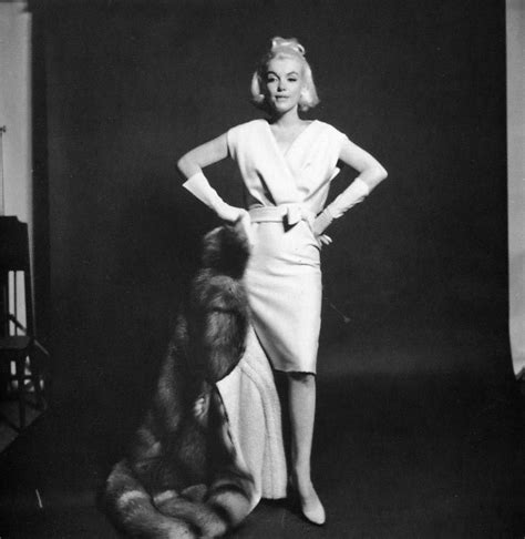 marilyn white dress and fur sitting photo by bert stern 1962 marilyn monroe bert stern