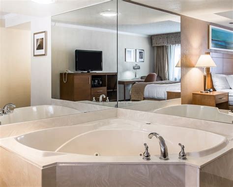 Raleigh Hotels With Whirlpool Tub