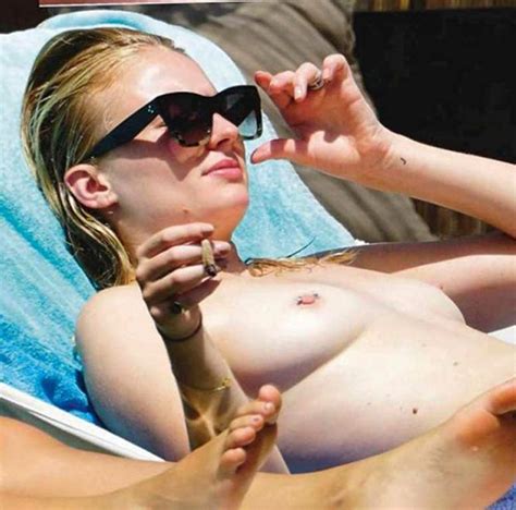 Sophie Turner Topless Pics From Ibiza Scandal Planet The Best