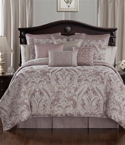 Choose from contactless same day delivery, drive up and more. Waterford Victoria Damask Comforter Set | Waterford ...