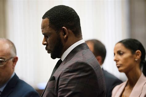 Imel Ids R Kelly Arrested On Federal Sex Trafficking Charges Nbc