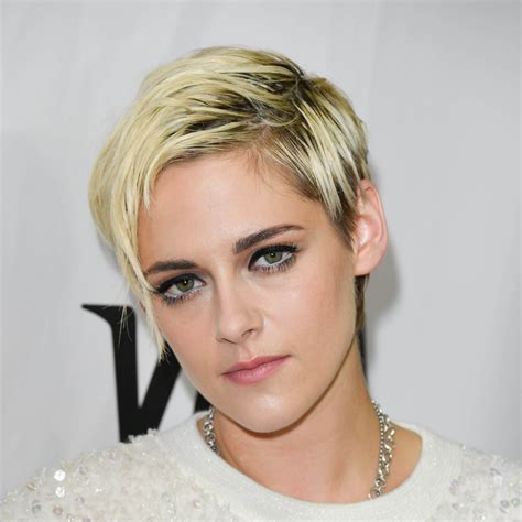 Kristen Stewart's Short Hairstyles and Haircuts - 30+