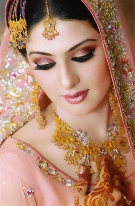 Pakistani Bridal Makeup Pictures 2012 Wavy Haircut