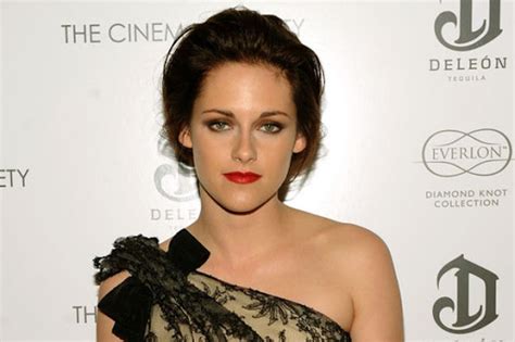 Kristen Stewart Bella Swans Twilight Wedding Dress Revealed Modena