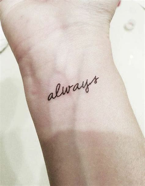 Un tatuaggio è per sempre… o quasi! Tatuaggi piccoli scritte, idea tattoo scritta in inglese ...