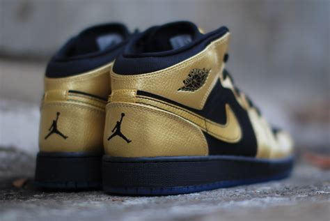 Air Jordan 1 Mid Girls Metallic Gold