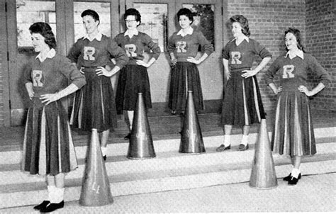 A Brief History Of Cheerleading Cheerleaders And Their Uniforms