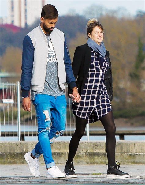 Shailene woodley split from her boyfriend, former crusaders and north harbour rugby star ben volavola, after realising she wasn't able to fully commit to a relationship. Shailene Woodley and Ben Volavola spotted in Bordeaux ...