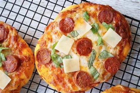Små Pizzaer Med Chorizo Og Parmesan Madling Dk