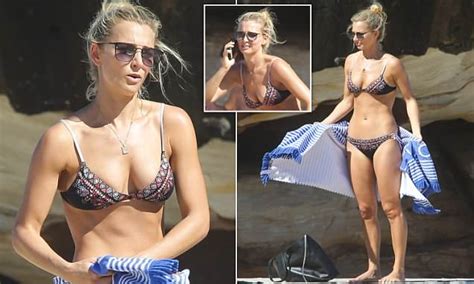 Anna Heinrich Shows Off Her Incredible Body At Sydney Beach Daily Mail Online