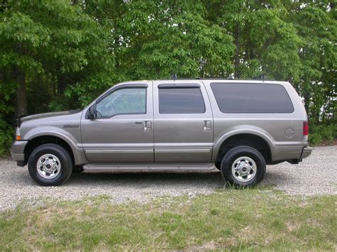 Ford Excursion Photos Photogallery With 31 Pics
