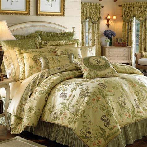 Unsure of the comforter size that's right for your queen bed? CROSCILL IRIS 4PC COMFORTER SET QUEEN SIZE