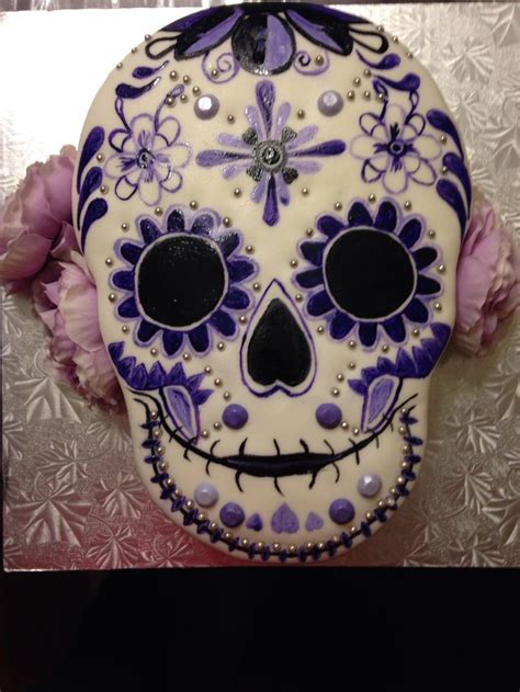 Learn how to make your own crystal skull, for halloween or just decorating your space. Sugar skull cake | Cakes | Pinterest | Cakes, Sugar skull ...