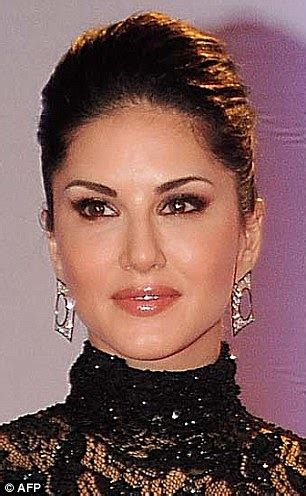 You Just Made My Whole Year Sunny Leone Overjoyed After Aamir Khan
