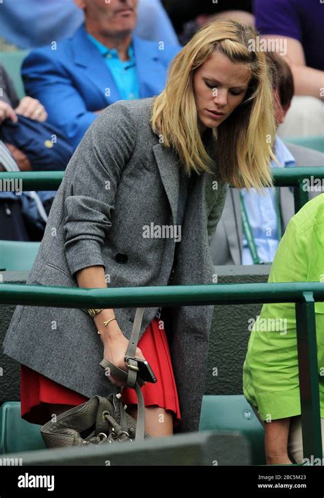 Brooklyn Decker Wife Of Usas Andy Roddick Takes Her Seat In The